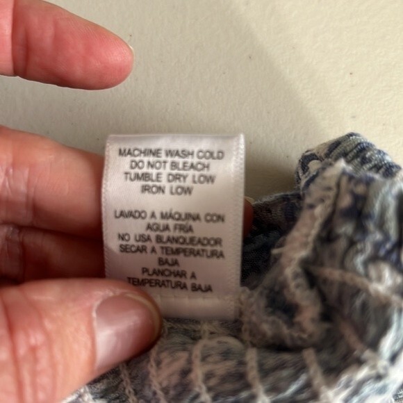 Love Tree Floral Print Smocked Crop Top Blue White Size Small - Picture 7 of 10